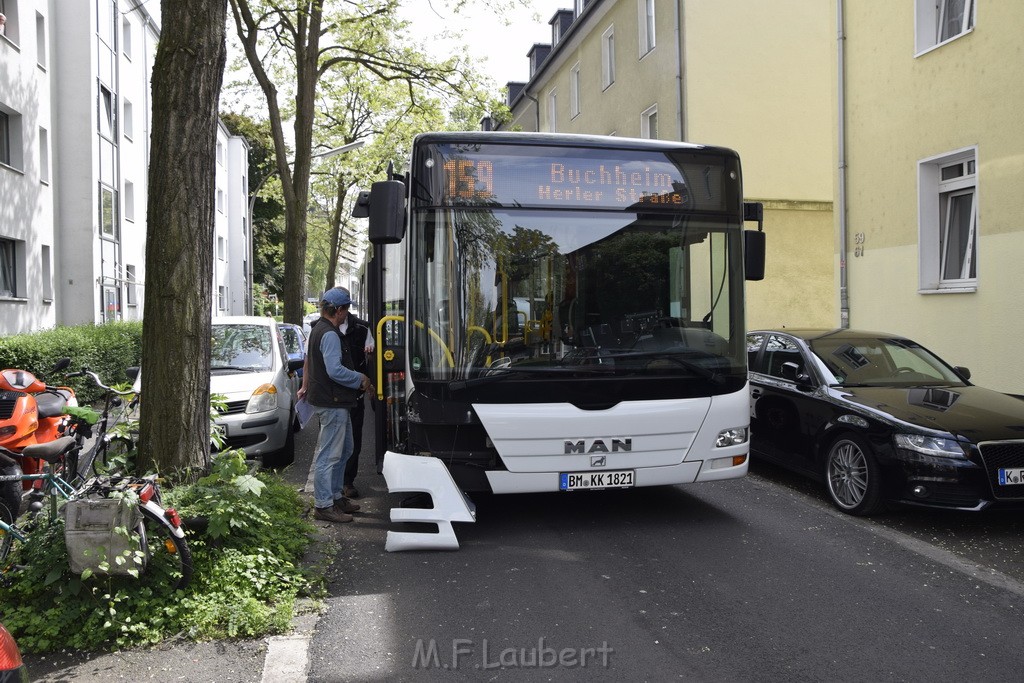 VU KVB Bus gegen PKW Tuer Koeln Kalk Buchforststr P12.JPG - Miklos Laubert
